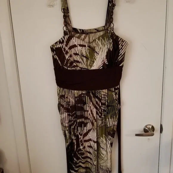 Dress - Picture 1 of 2
